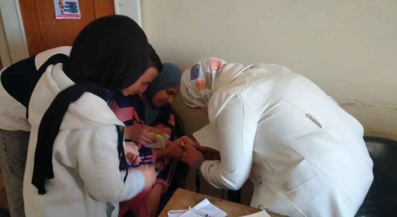 تقديم خدمات طبية لـ 800 مواطن خلال قافلتين بمركزي حوش عيسى والدلنجات