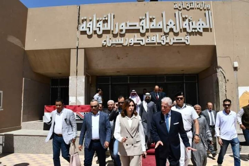 وزيرة الثقافة ومحافظ جنوب سيناء يتفقدان تطوير مسرح الطور