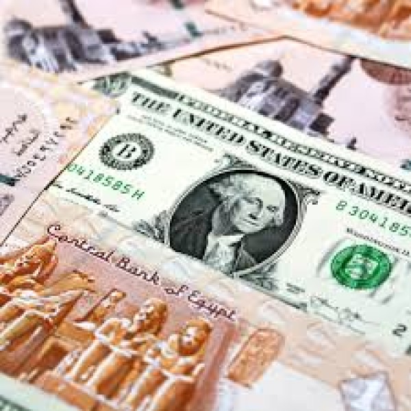 الجنيه المصري يعود للارتفاع مقابل الدولار الأمريكي: تحليل وتفسيرات
