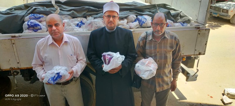 استلام 1000 شنطة مواد غذائية لتوزيعها على الأسر الأولى بالرعاية بالبحيرة