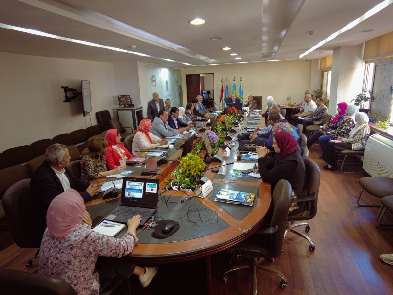 مناقشة سبل التعاون بين شركة مياة الشرب والصرف الصحي والمجتمع المدني بالإسكندرية
