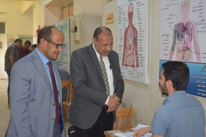 نائب رئيس جامعة الأزهر للوجه القبلي يشيد بانتظام لجان الامتحانات بكلية الطب بأسيوط