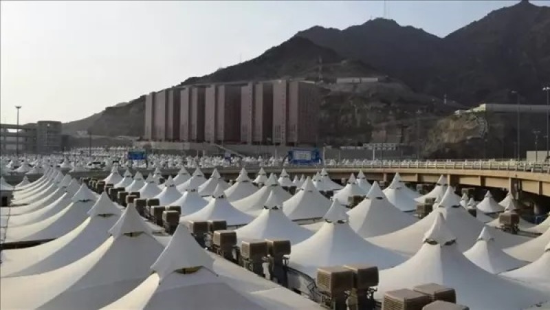 السعودية تكشف سبب انقطاع الكهرباء في بعض مخيمات الحجاج بمنى