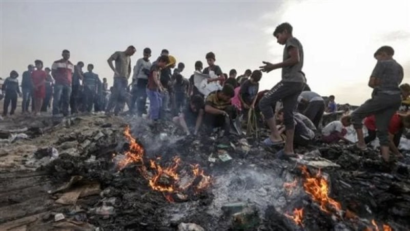 صورة جوية تظهر مدينة رفح قبل وبعد القصف الإسرائيلي عليها