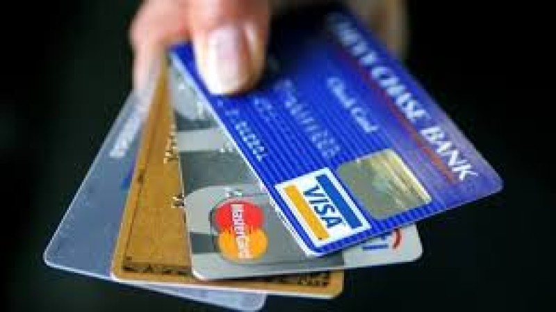 بنكا الأهلي ومصر يرفعان حدود بطاقات الائتمان 50%