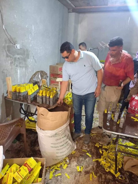 ضبط مصنع غير مُرخص يقوم بتصنيع وإعادة تعبئة «شاي» مجهول المصدر في شبرا