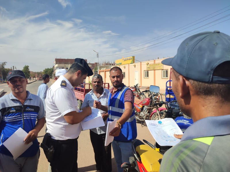  ضابط مرور بالتواجد الدوري بواحة بلاط