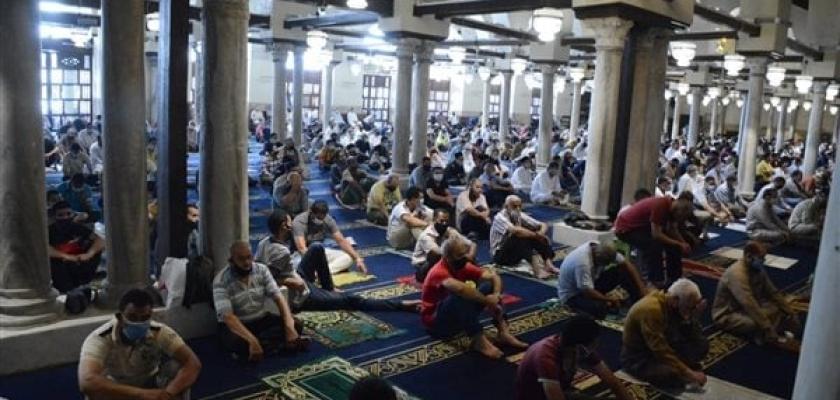 هل يجوز إنهاء المصلي عن الكلام أثناء خطبة الجمعة؟ الأزهر يجيب