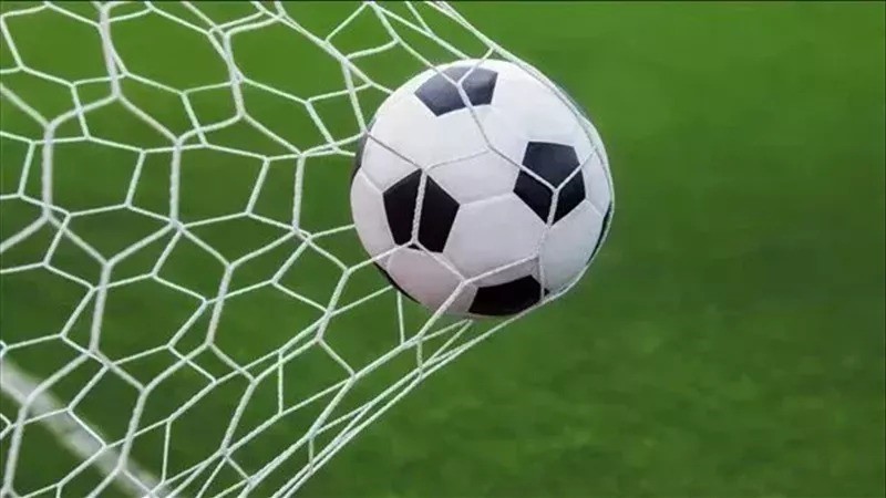 أبرز مباريات اليوم الجمعة والقنوات الناقلة