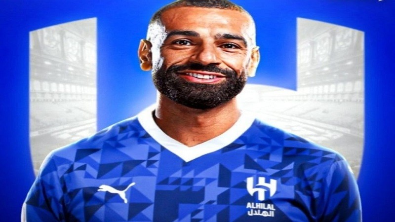 لماذا يجبر فيفا الهلال السعودي على التعاقد مع محمد صلاح؟