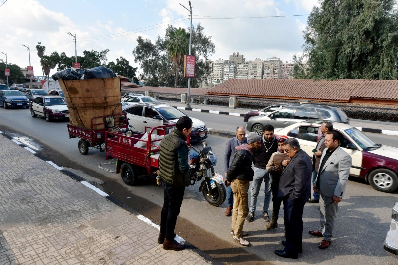 محافظ الدقهلية يصادر توكتوك .. وتريسكل لأحد النباشين بسبب الازعاج والصوت العالي