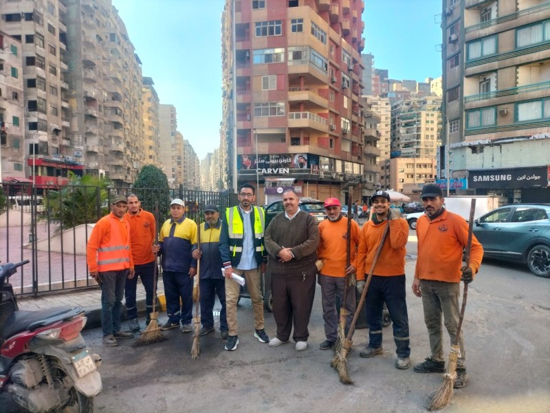 رفع كفاءة منظومة النظافة بحي المنتزه شرق الإسكندرية