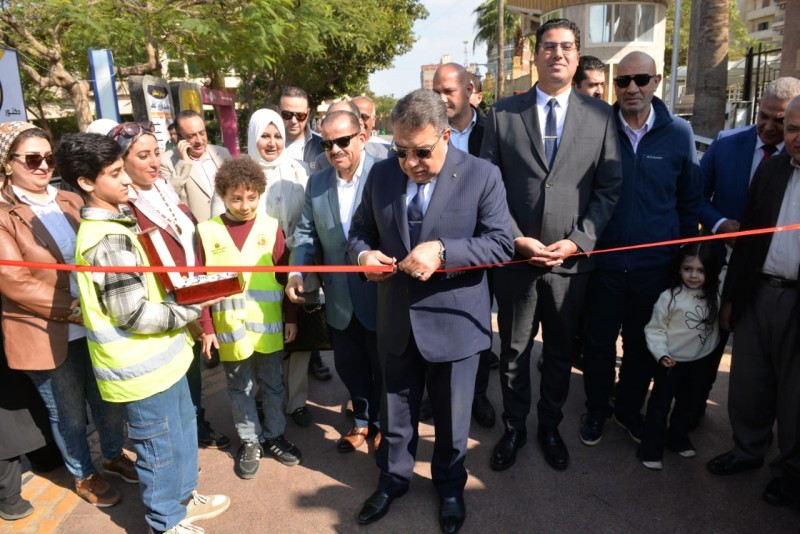 محافظ الدقهلية يفتتح معرض المنتجات والحرف اليدوية بنادي جزيرة الورد بالمنصورة