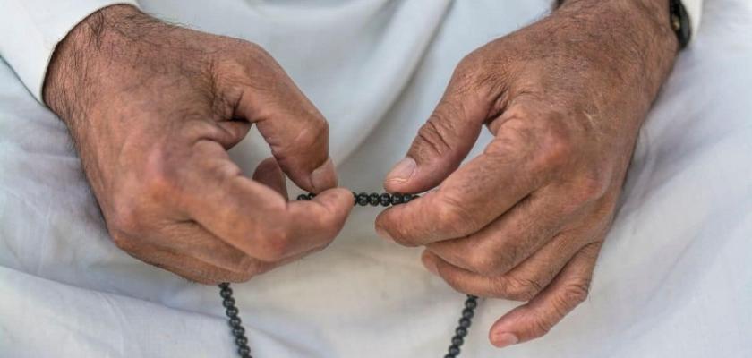 الصلاة على النبي أم الاستغفار؟  ما هي أفضل الأعمال في ليلة الجمعة