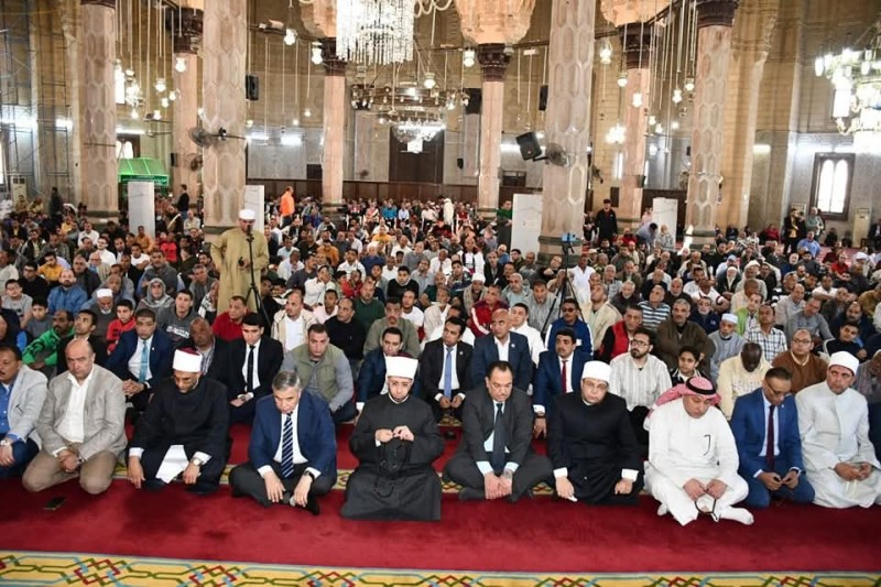 وزير الأوقاف وسفراء الكويت وماليزيا وإندونيسيا يشهدون صلاة الجمعة بالإسكندرية