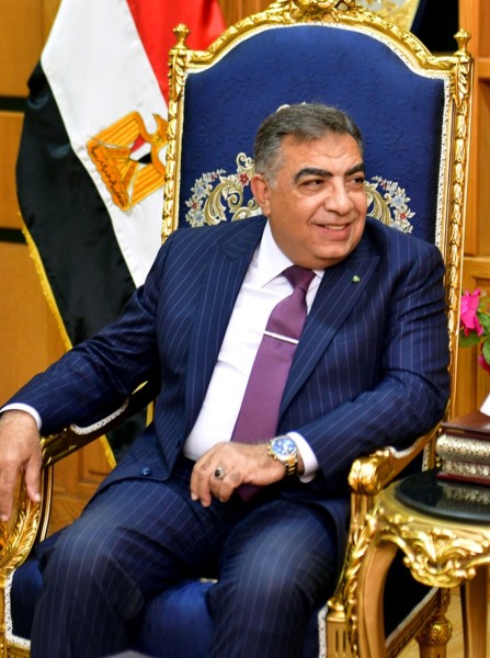 محافظ الدقهلية يهنئ أبناء الدقهلية بعيد العمال