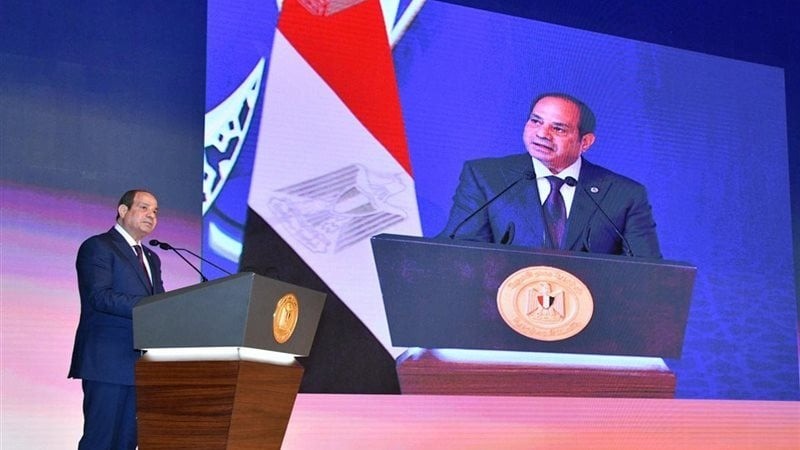 السيسي يصدق على قانون العمل الجديد