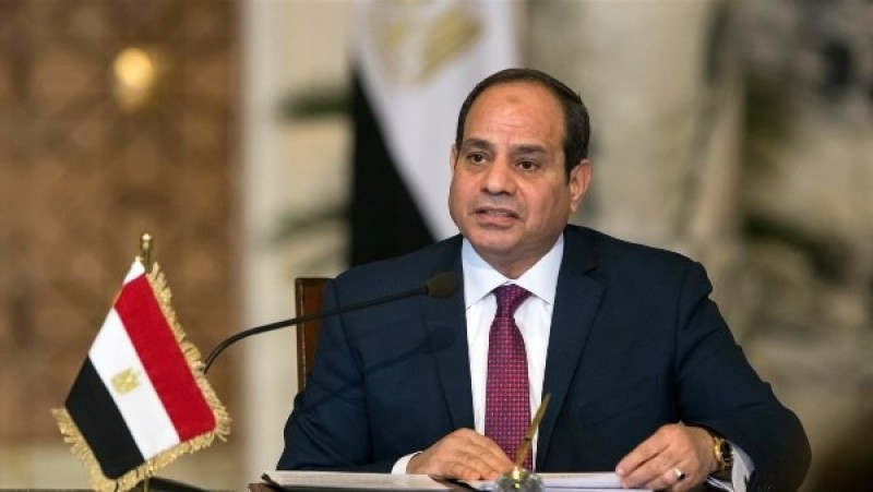 السيسي: التوسع في مد الحماية الاجتماعية إلى فئات العمالة غير المنتظمة