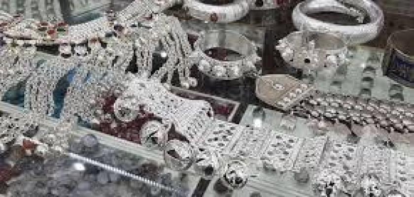 استقرار أسعار الفضة محليا اليوم.. والأونصة العالمية ترتفع 3.5%