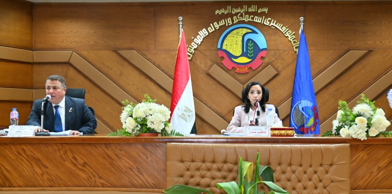 جاكلين عازر: الالتزام بالجدول الزمني والمواصفات الفنية للخطة الاستثمارية