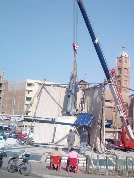 العبث بالتراث: إزالة تمثال الإمام محمد عبده في دمنهور تثير الغضب” صور ”