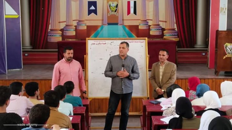 ”دميـــاط” تتأهب للامتحانات بمراجعات نهائية مجانية في قلب المدارس