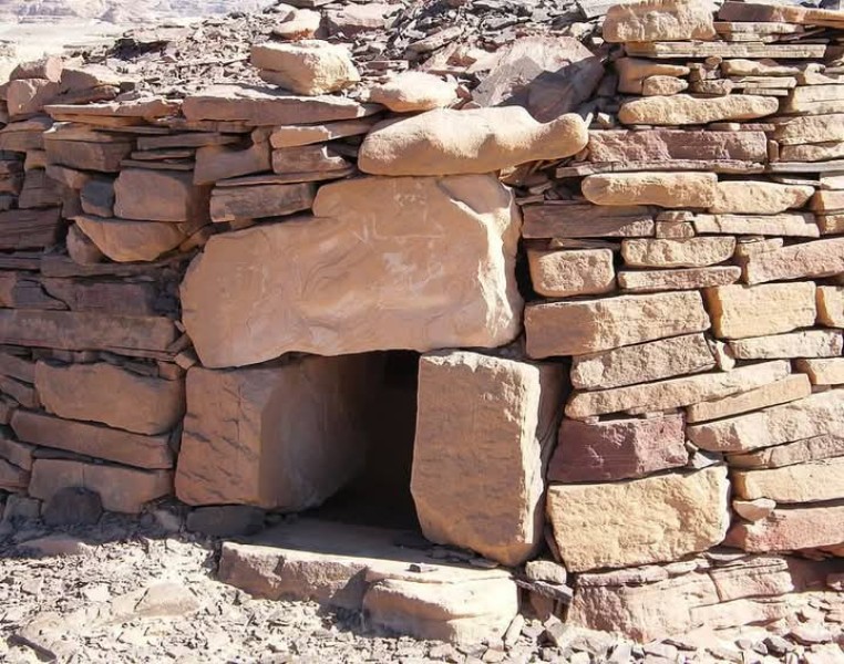 كنوز سيناء: سرابيط الخادم ووديانها