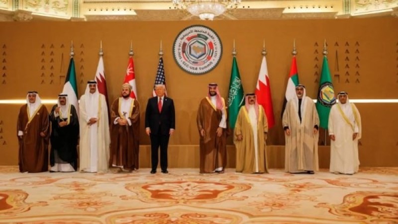ممثل سلطان عمان: لا يمكن تحقيق السلام الشامل إلا من خلال قيام الدولة الفلسطينية