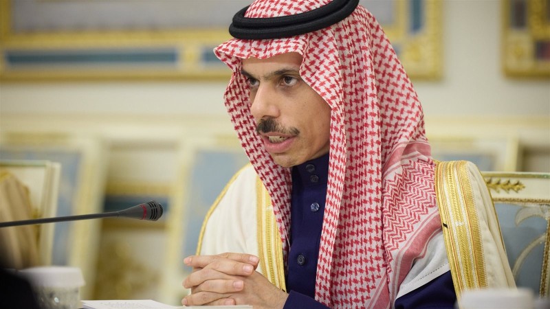 السعودية: قرار ترامب برفع العقوبات عن سوريا خطوة مهمة لإعادة بناء الدولة