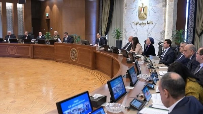 الحكومة تناقش تسريع المشروعات وتوفير حياة كريمة للمواطنين