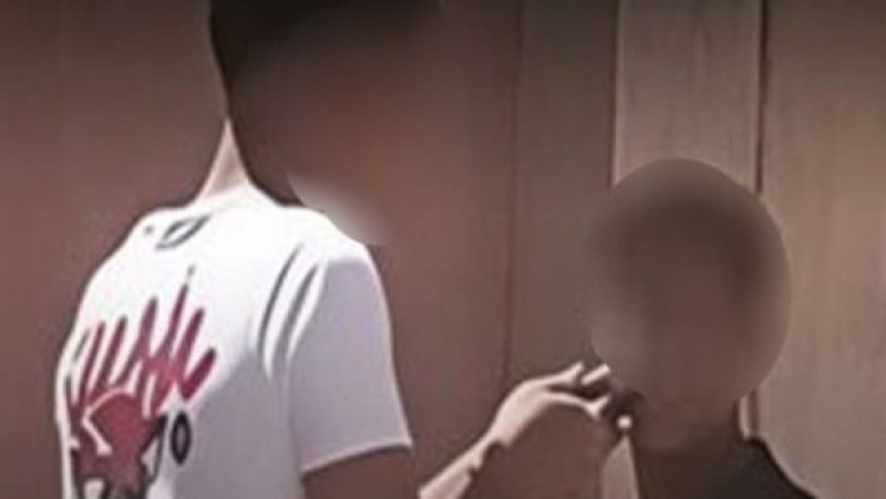 ضبط طالبين يروعان الفتيات بصاعق كهرباء