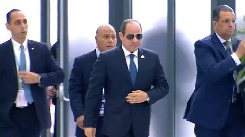 السيسي يصل مقر انعقاد القمة العربية الـ34 ببغداد