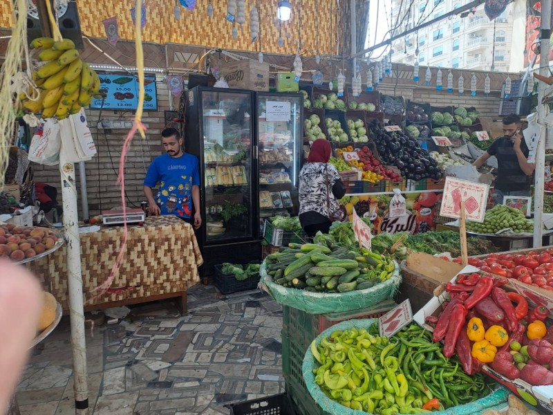 رئيس حى غرب المنصورة يتابع أعمال لجنة التفتيش على منافذ البيع