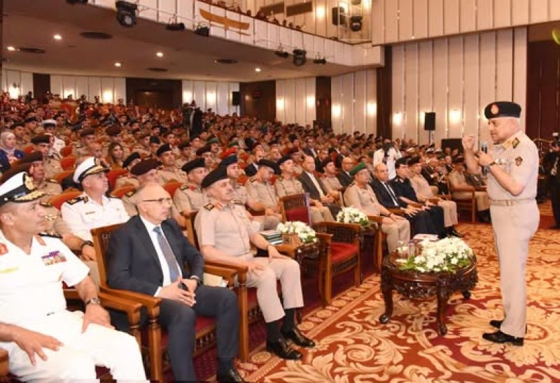 أحدث الأساليب العلمية لمواجهة التحديات: القائد العام للقوات المسلحة يشهد فعاليات بحث هيئة البحوث العسكرية