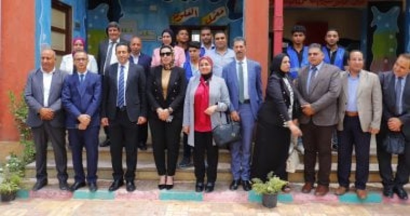جامعة دمنهور ومحافظة البحيرة يطلقان قافلة خدمات تنموية وطبية بقرية دمسنا