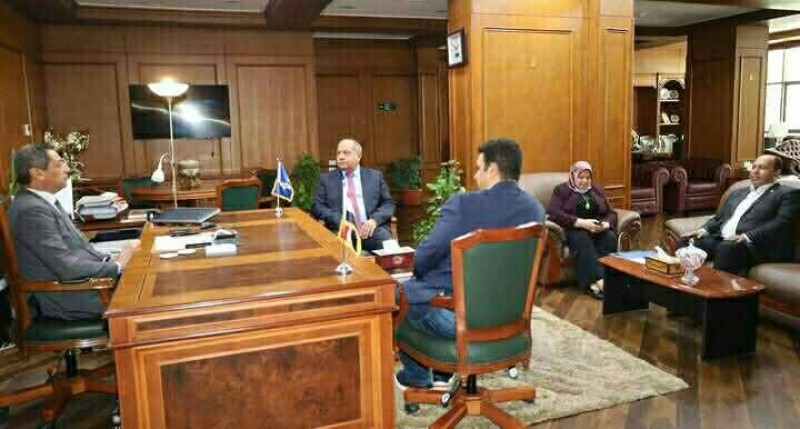محافظ السويس ورئيس مجلس إدارة شركة القناة لتوزيع الكهرباء يبحثان عدد من الموضوعات المتعلقة بالكهرباء