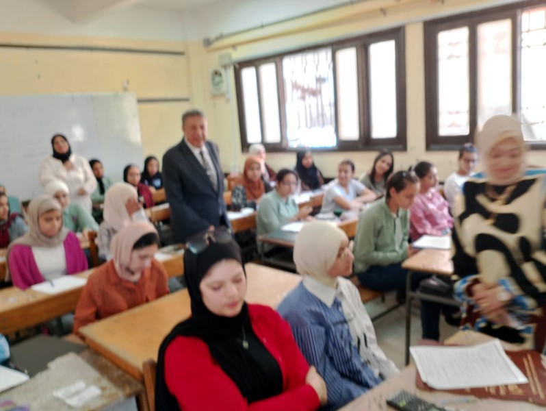 وكيل تعليم البحيرة فى جولة تفقدية على عدد من مدارس إدارة بندر دمنهور التعليمية