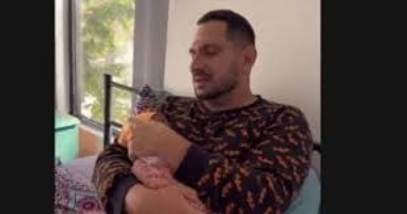 الرجل الحامل.. قصة أحمد فاتح أول رجل عربى يخوض تجربة الحمل والولادة