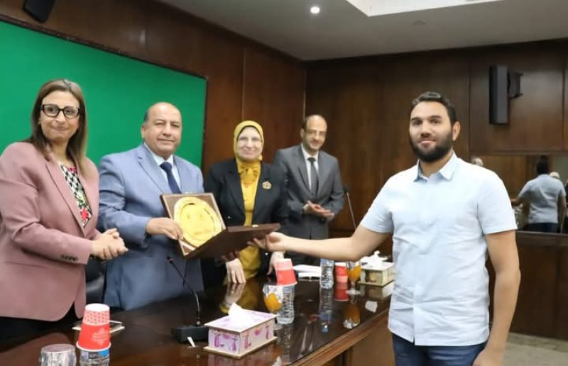 كلية الاقتصاد والعلوم السياسية جامعة القاهرة تنظم ملتقى التوظيف 2025