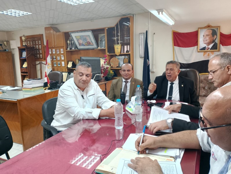 يوسف الديب وكيل وزارة التربية والتعليم بمحافظة البحيرة 