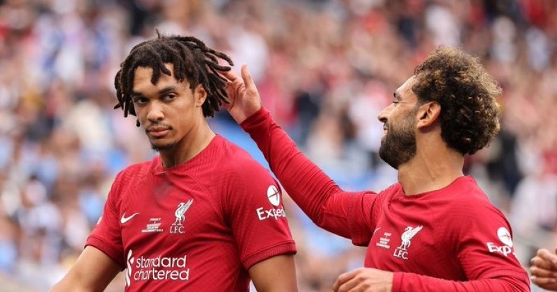 مقابل 35 مليون يورو.. ليفربول يحصل على توقيع بديل أرنولد