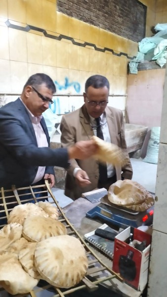 وكيل وزارة التموين بالدقهلية يشدد الرقابة في آخر أيام الشهر: 39 محضر للمخابز المخالفة