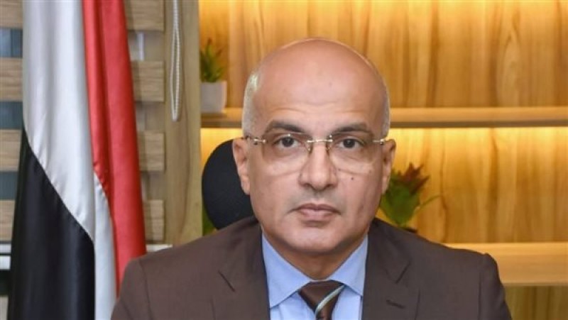 جامعة عين شمس: طالبة تسقط مغشيًا عليها أثناء جلوسها مع زميلاتها