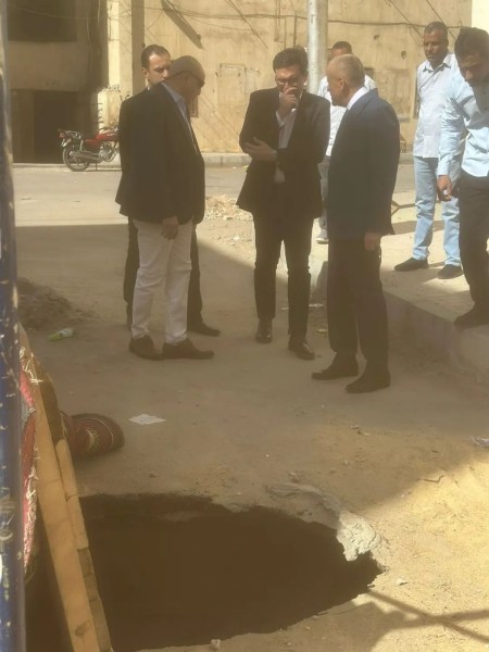 وزير الثقافة خلال الجولة