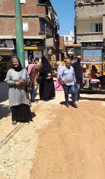 محافظ الدقهلية يتابع أعمال رصف الطرق وتركيب انترلوك بشوارع مدينة الجماليه ضمن مشروعات الخطة الاستثمارية للعام