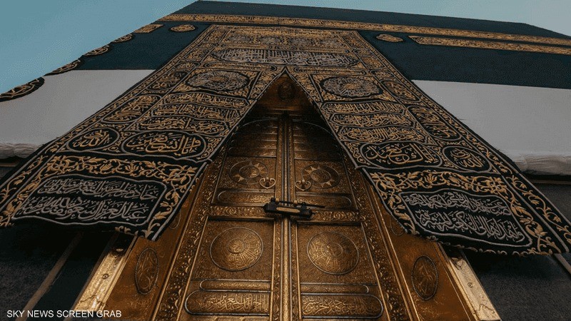 كسوة الكعبة.. أسرار لا تعرفها عنها ولماذا تصنع من اللون الأسود؟