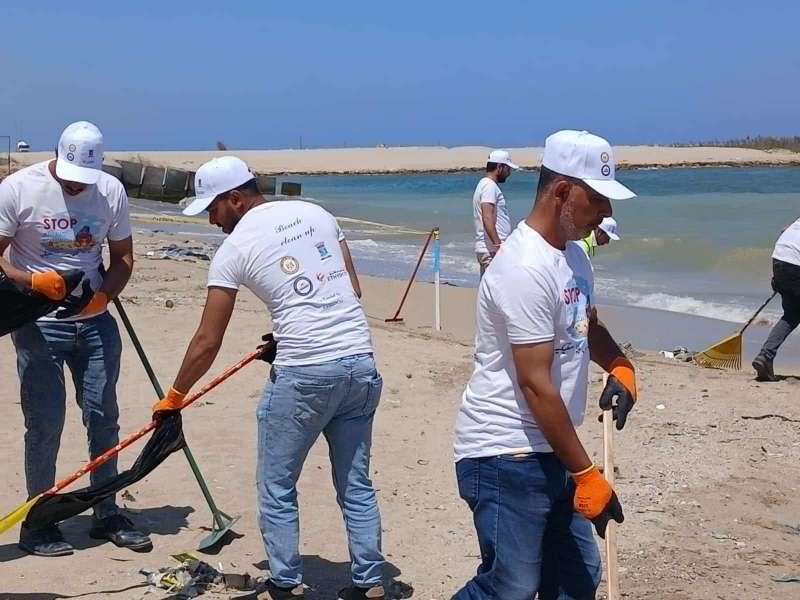 حملات لتنظيف الشواطئ و قاع البحر بشواطئ الإسكندرية