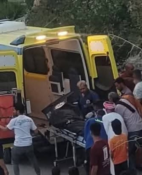 مصرع شخصين أشقاء وإصابة والدتهما اثر اصطدام سيارة بموتوسيكل بقنا