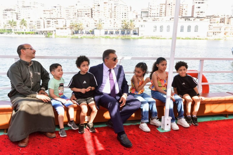 محافظ الدقهلية في جولة نيلية بالاتوبيس النهري بأول أيام تشغيله في عيد الأضحى