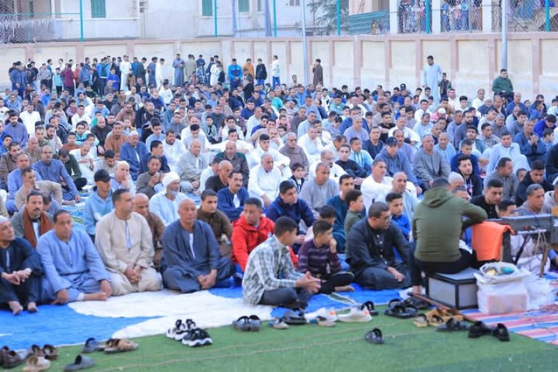 آلاف المصلين يؤدون صلاة عيد الأضحى في البحيرة برعاية محافظة البحيرة